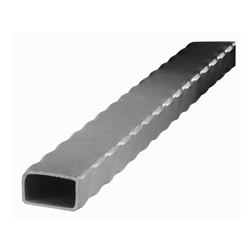 Kulmista hakattu putki suorakaiteen mallinen | Sisustusliike Portiikki Porttitarvike ja aitatarvike on kulmista hakattu suorakaide putki.