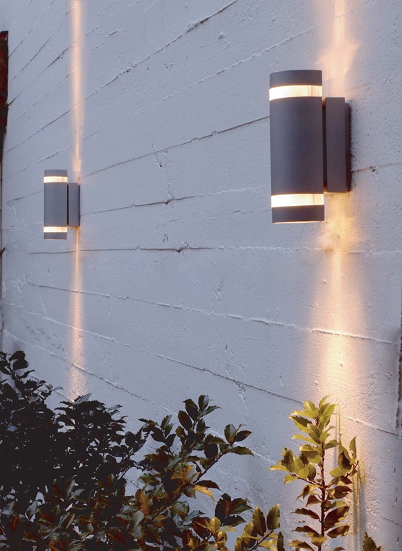 Musta moderni seinalamppu | Sisustusliike Portiikki