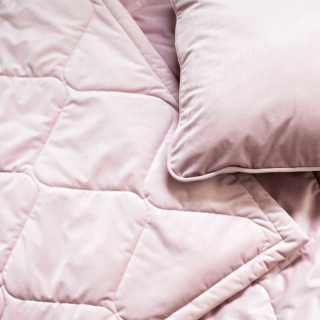 Vaalea roosa Manuel päiväpeitto Lennol