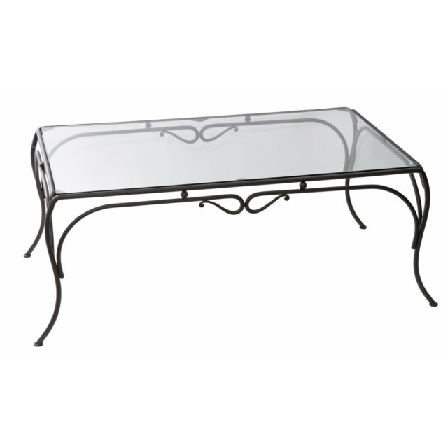 Takorautainen sohvapöytä lasitasolla olohuoneeseen.